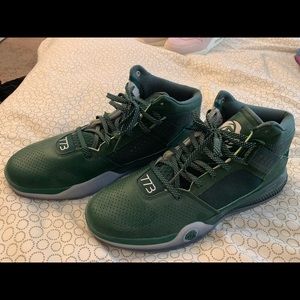 Adidas d. Rose size 13